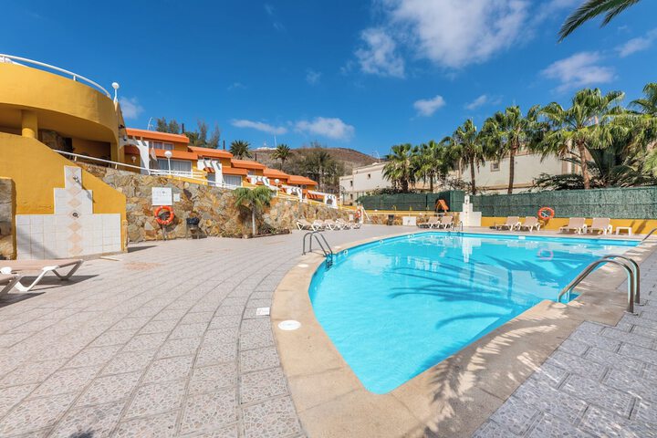 Pool Hotel