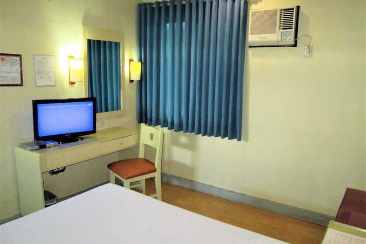 Room 10 of 22
