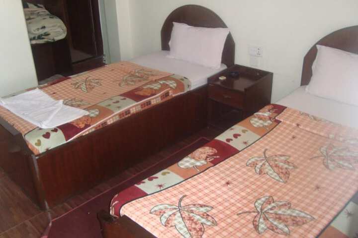 Room 16 of 37