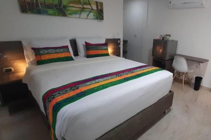 Room 4 of 28