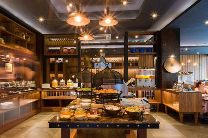 Breakfast/Coffee Service 83 of 118