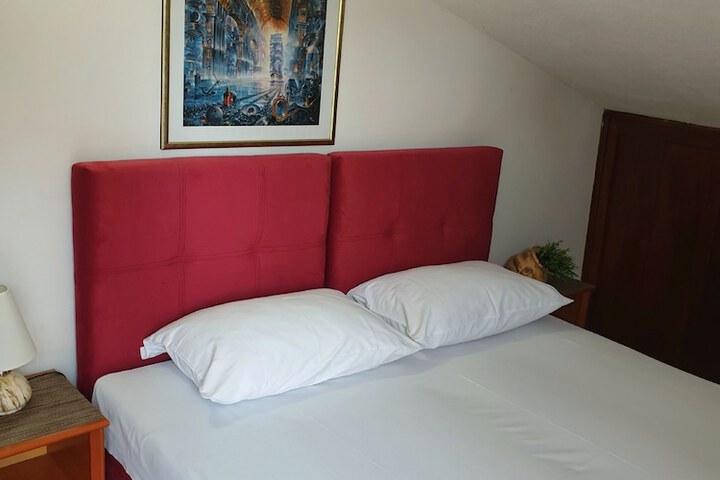 Room 13 of 43