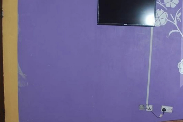 Room 9 of 25