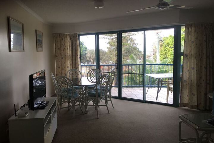 Room 10 of 29