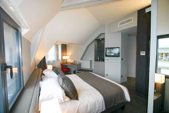Room 9 of 47