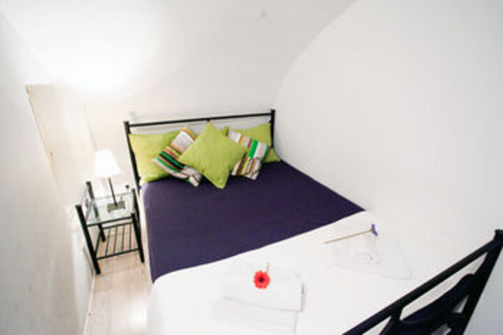 Room 13 of 25
