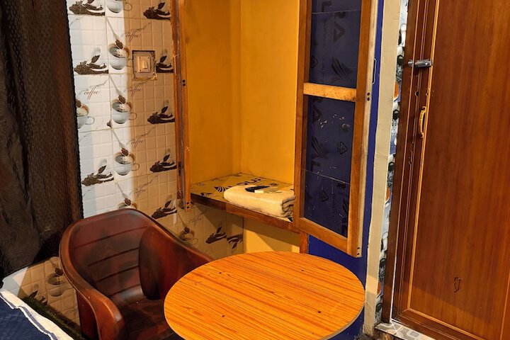 Room 15 of 30