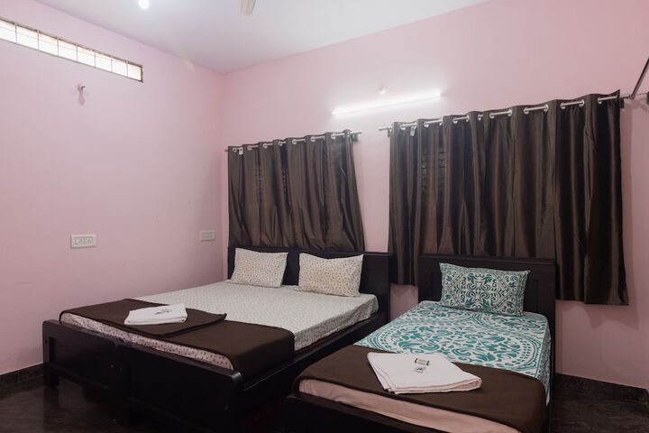 Room 6 of 13