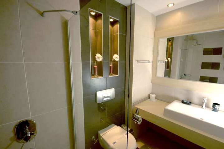 Room 21 of 63
