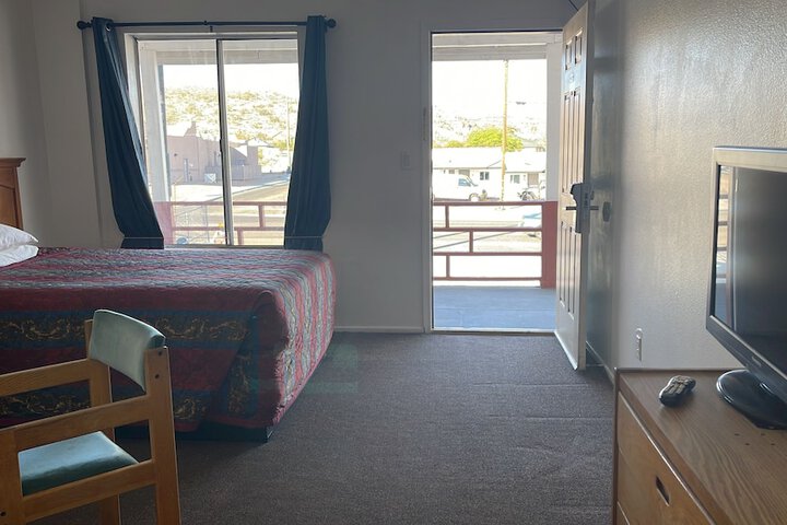 Room 2 of 41