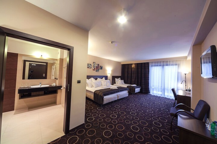 Room 7 of 47