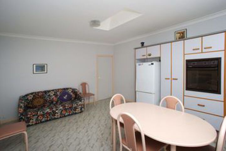 Room 9 of 10