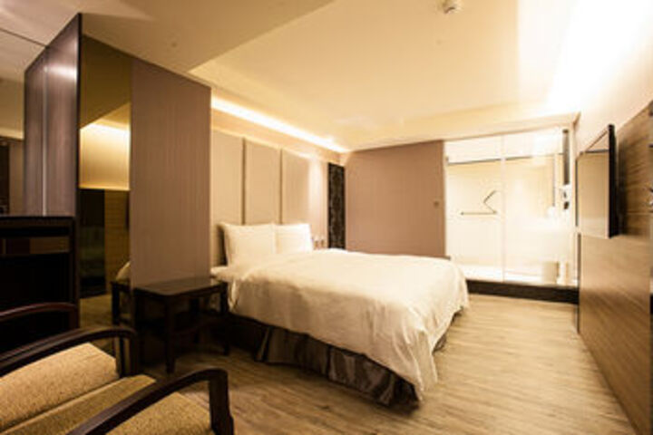 Room 9 of 22