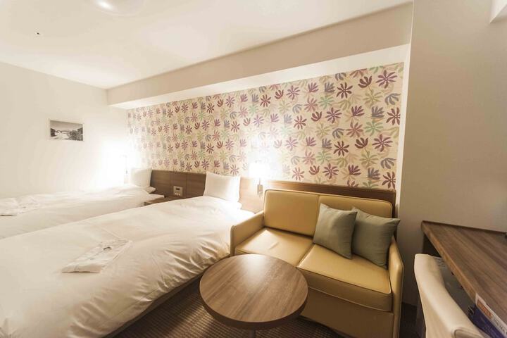 Room 13 of 85