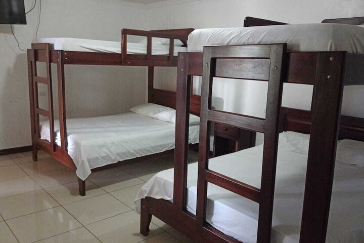 Room 2 of 32