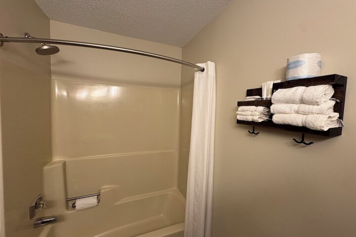 Room 33 of 115