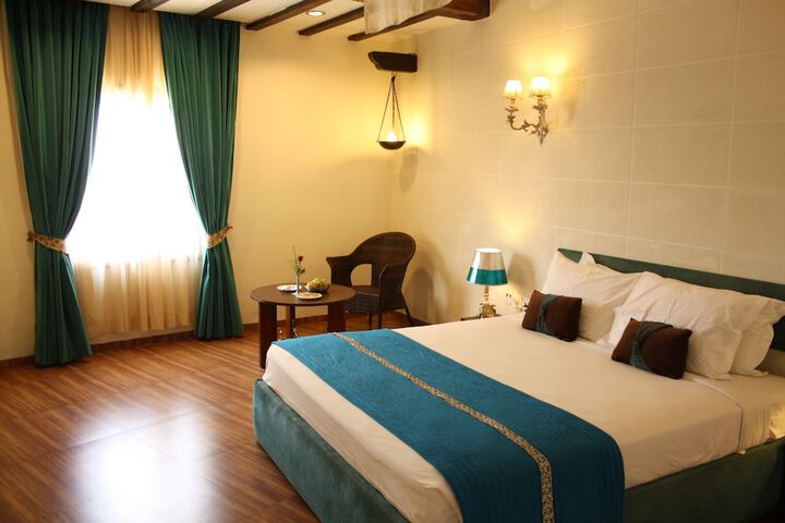 Room 5 of 21