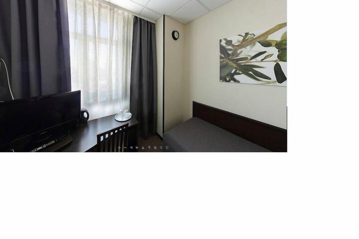 Room 5 of 40