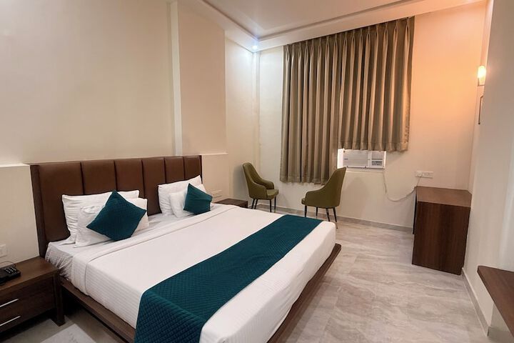 Room 8 of 26