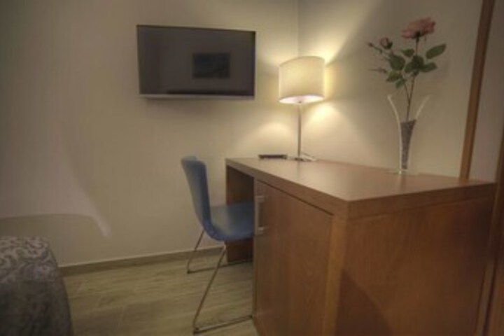 Room 30 of 37