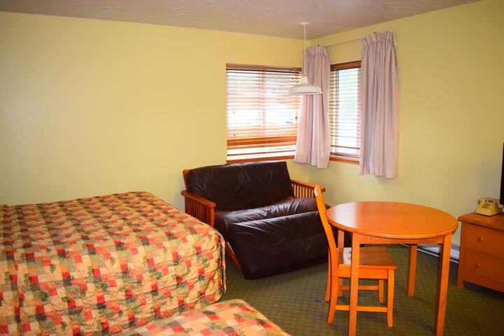 Room 18 of 33