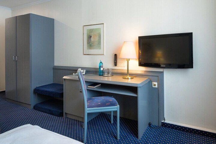 Room 15 of 27