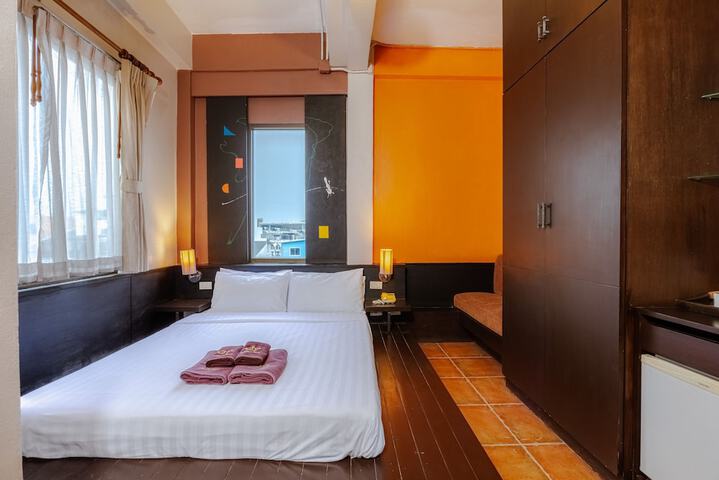 Room 12 of 53