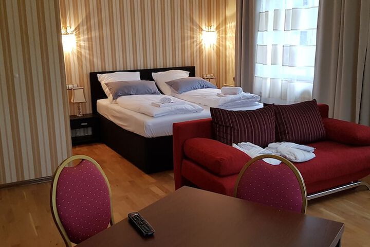Room 14 of 79