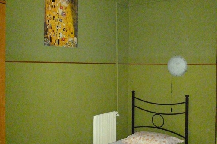 Room 5 of 37