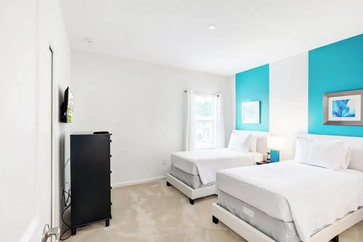 Room 4 of 20