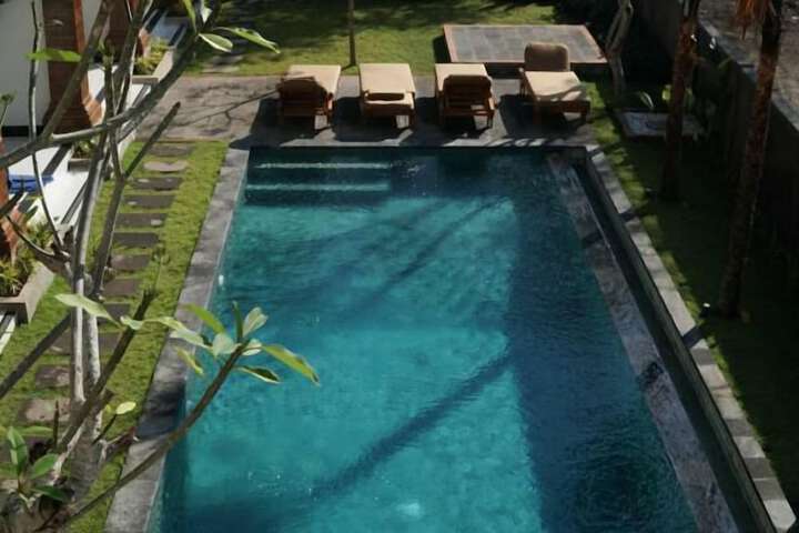 Pool 14 of 20