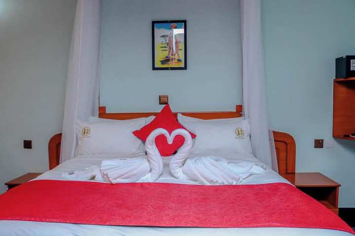 Room 10 of 50