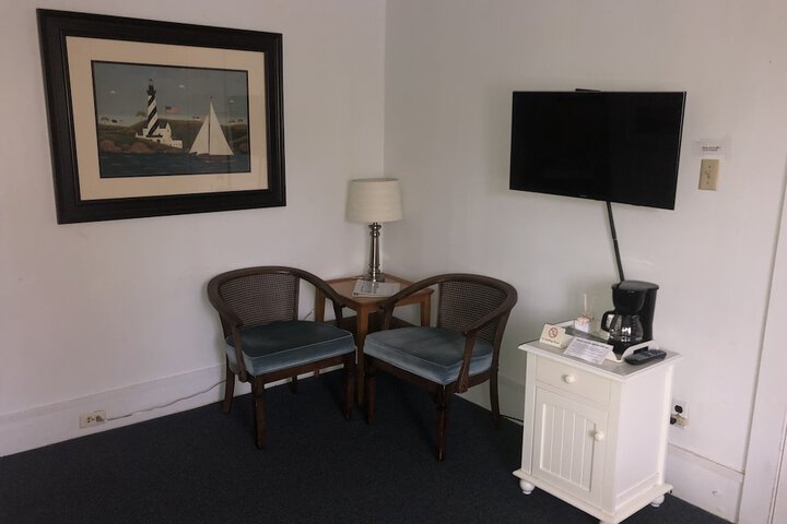 Room 7 of 72