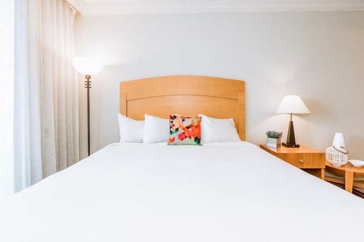 Room 4 of 11