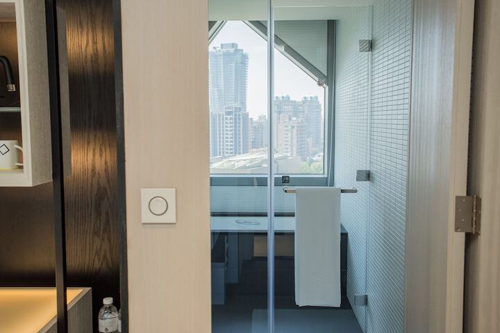 Room 54 of 83