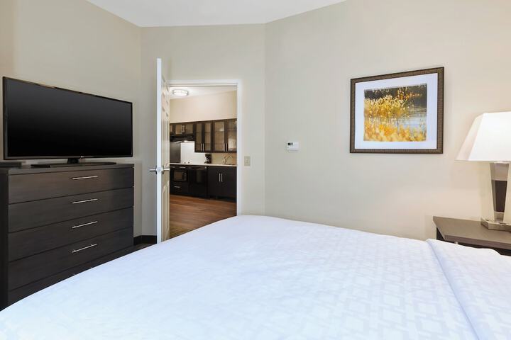 Room 11 of 40