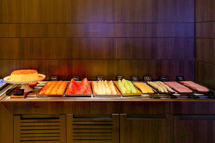 Dining 113 of 150