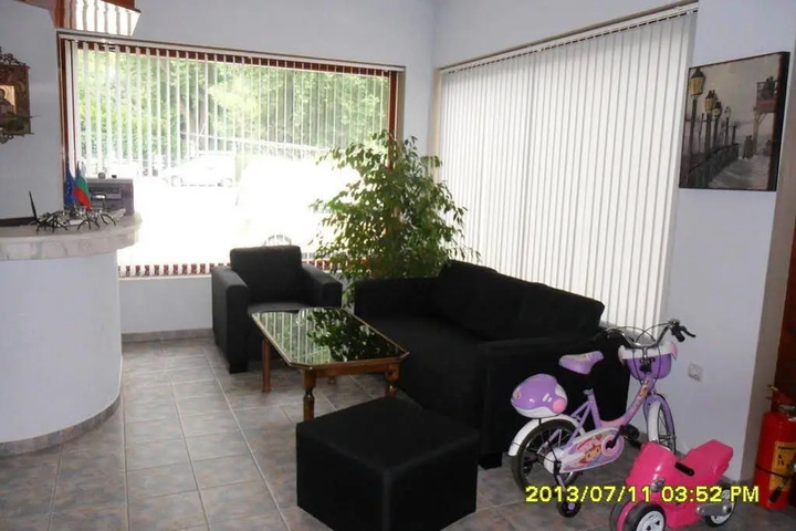 Room 10 of 20