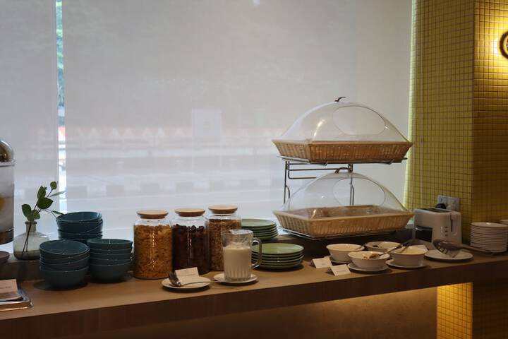 Breakfast buffet