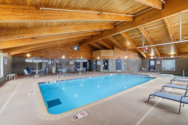 Pool 62 of 70