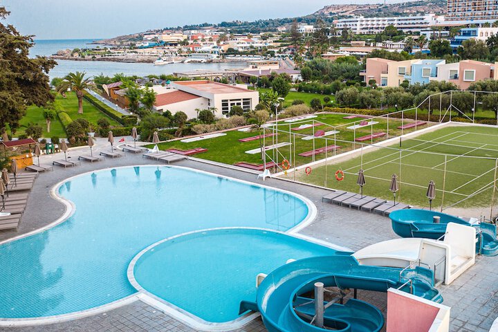 Pool 44 of 123