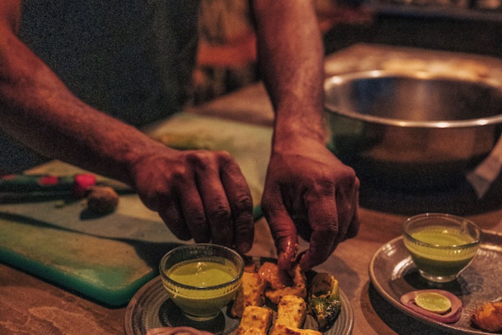 Dining 41 of 52