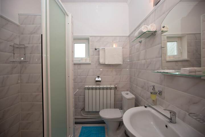 Room 16 of 46