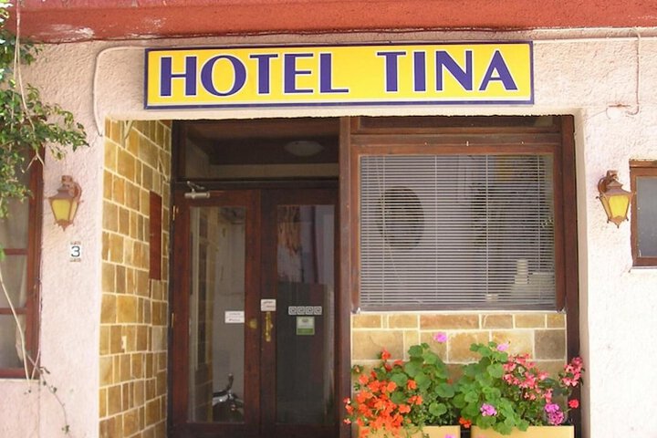 Hotel 32 of 43