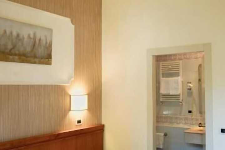 Room 44 of 99