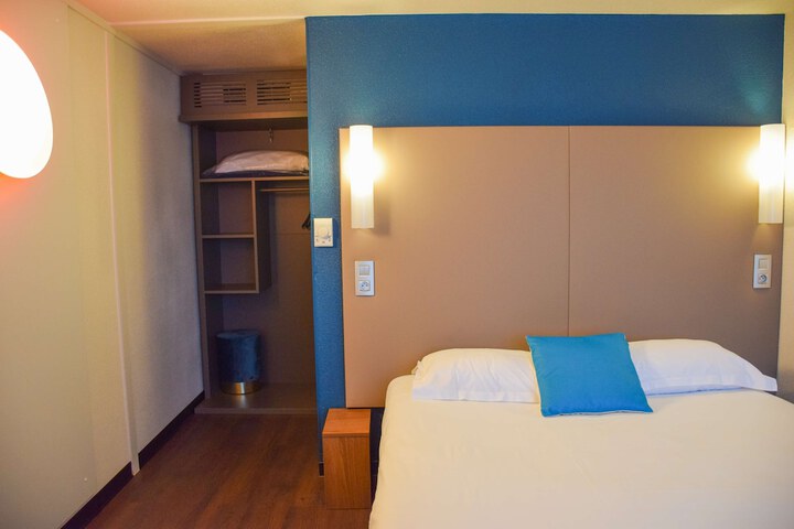 Room 7 of 44