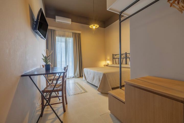 Room 10 of 70