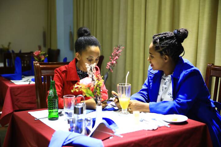 Dining 22 of 35