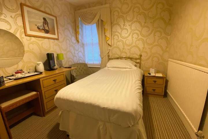 Room 20 of 44