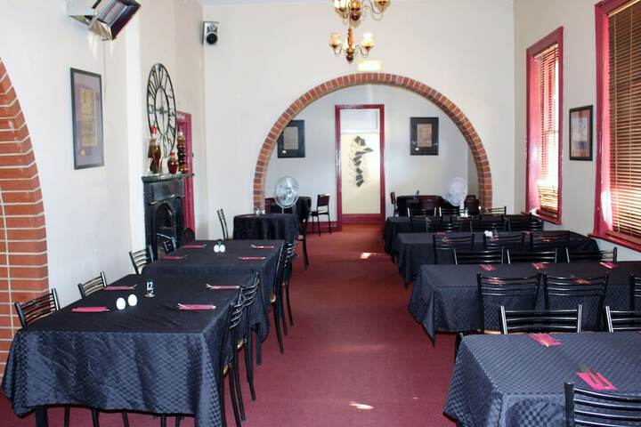 Dining 6 of 12